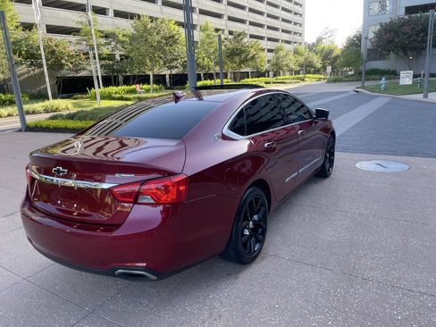 Used 2018 Chevrolet Impala Premier w/ Premier Convenience Package FWD image 9