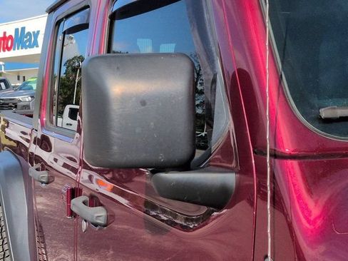 Used 2022 Jeep Gladiator Sport AWD/4WD image 12