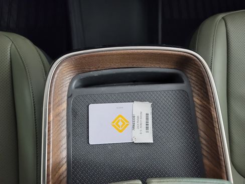 Used 2024 Rivian R1S Adventure image 31