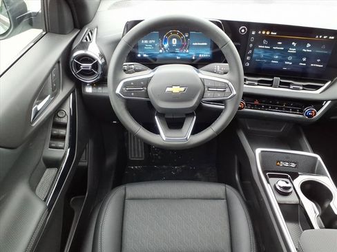 New 2026 Chevrolet Equinox LT w/ Convenience Package II image 11