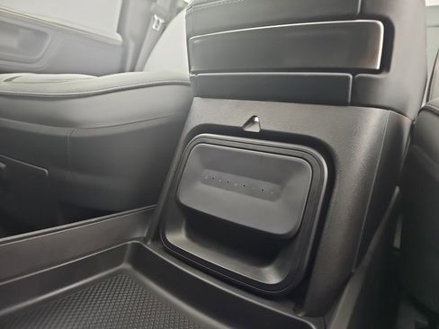 Used 2022 Rivian R1T Adventure image 31