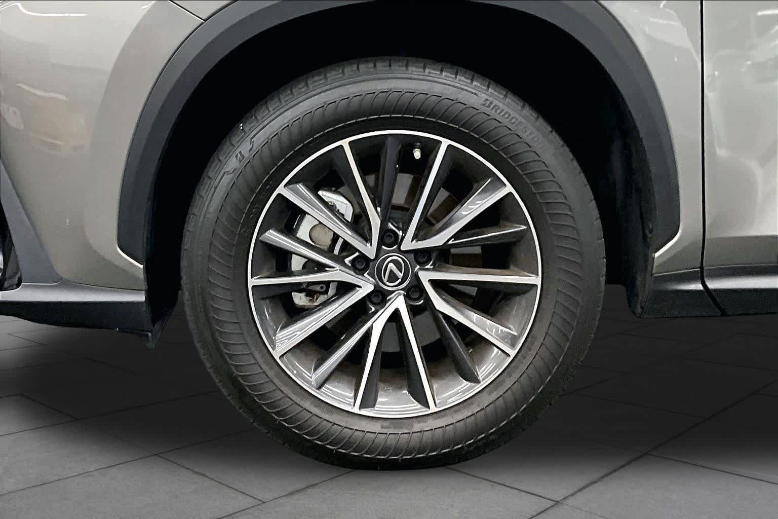 Used 2022 Lexus NX 350h AWD image 11