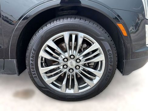 Used 2017 Cadillac XT5 Premium Luxury w/ LPO, Wheel Lock Package FWD image 12