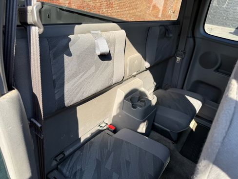 Used 2005 Chevrolet Colorado LS w/ Power Convenience Package image 8