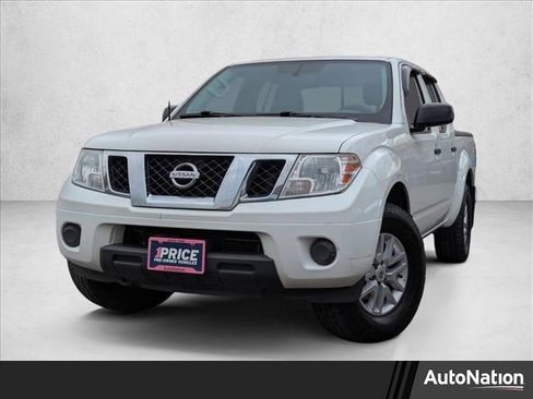 Used 2019 Nissan Frontier SV image 1