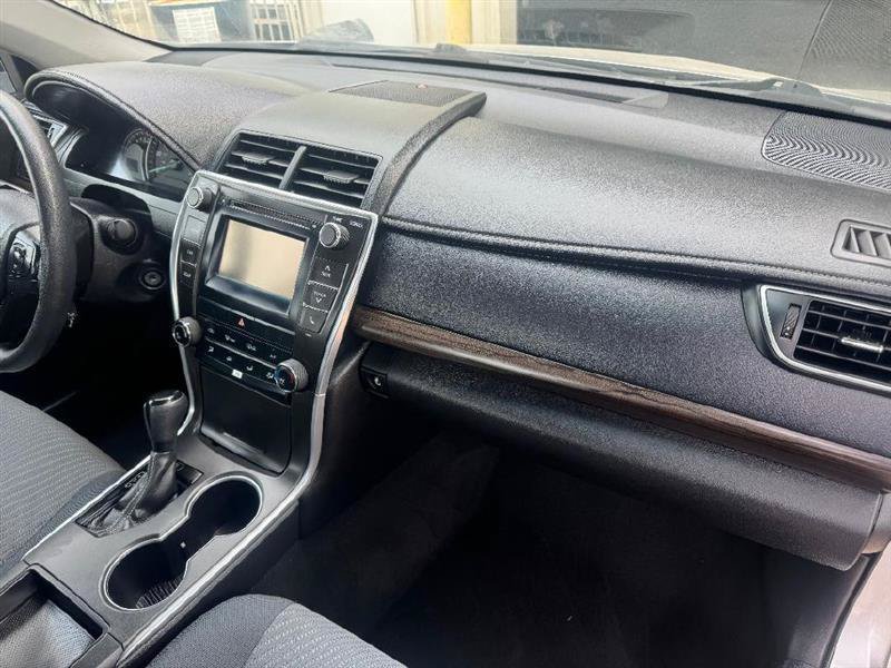 Used 2015 Toyota Camry LE FWD image 28