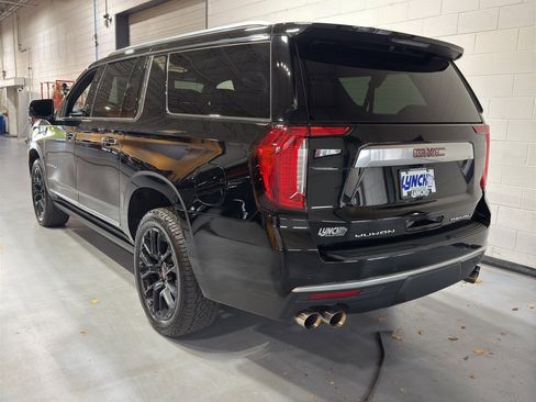 Used 2022 GMC Yukon XL Denali w/ Max Trailering Package image 3