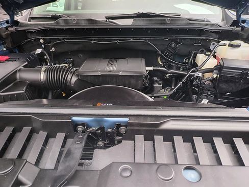 Used 2025 Chevrolet Silverado 2500 LT AWD/4WD image 35