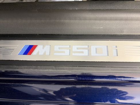 Used 2021 BMW M550i xDrive w/ Dynamic Handling Package AWD/4WD image 18