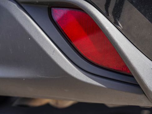 Used 2021 Toyota Highlander L image 15