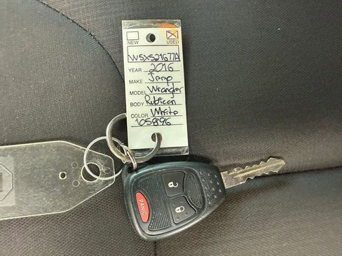 Certified 2016 Jeep Wrangler Unlimited Rubicon w/ Connectivity Group image 45