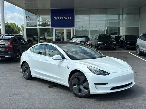 Used 2020 Tesla Model 3 Standard Range Plus RWD image 2