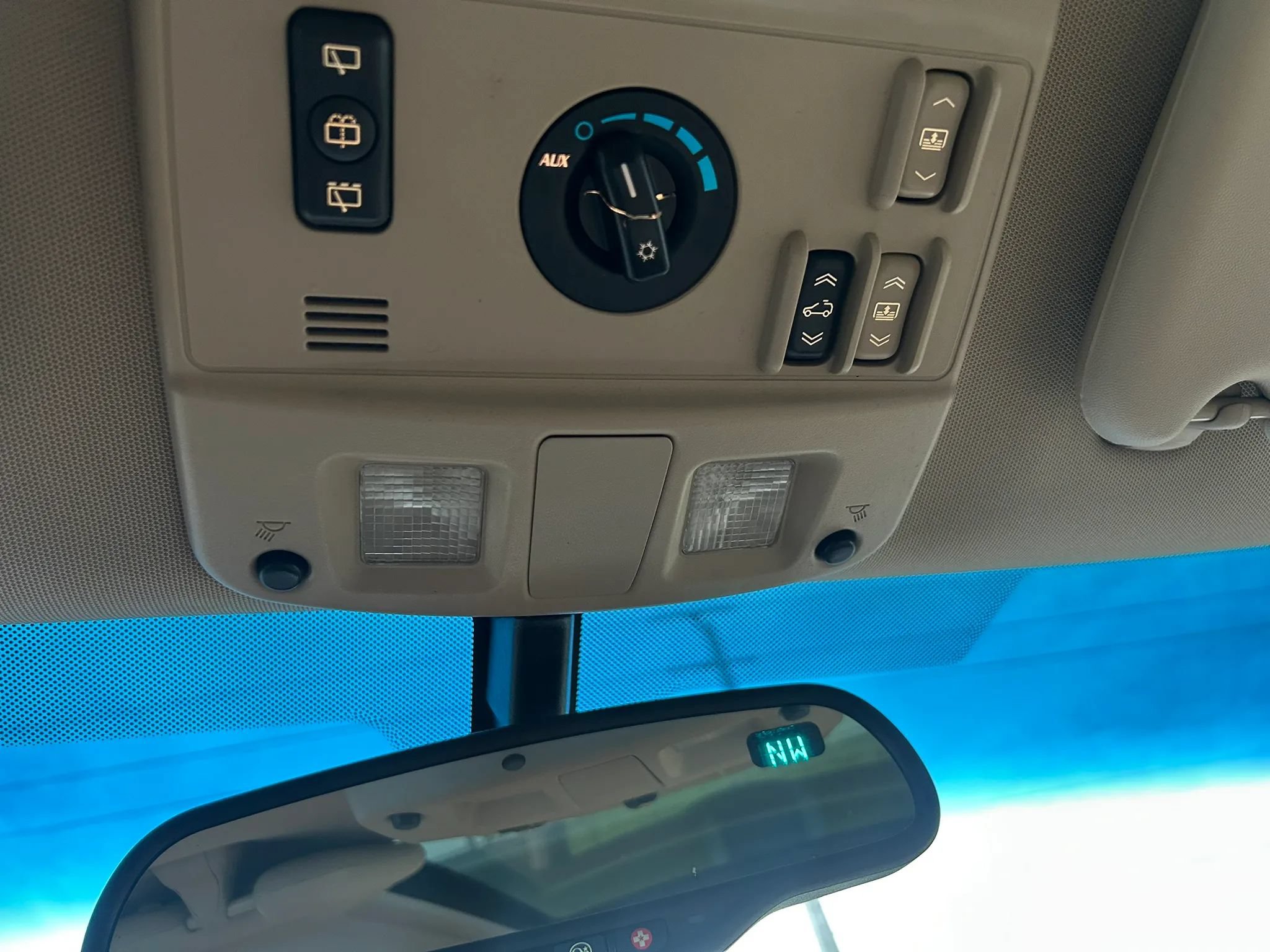 Used 2008 Cadillac SRX AWD w/ Utility Package image 6