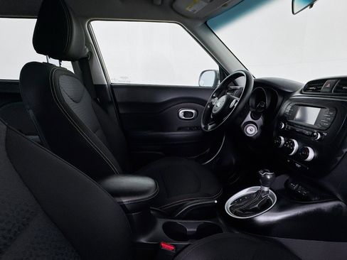 Used 2016 Kia Soul + image 27
