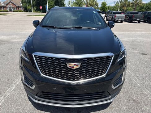 Used 2020 Cadillac XT5 Premium Luxury FWD image 2