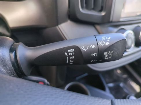 Used 2015 Toyota RAV4 LE image 24