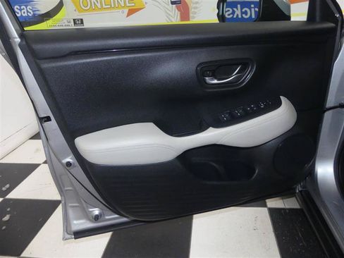 Used 2025 Honda HR-V LX image 20