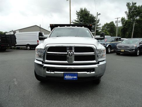 Used 2018 RAM 3500 Tradesman w/ Chrome Appearance Group AWD/4WD image 2