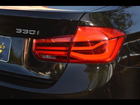 Used 2017 BMW 330i Sedan RWD image 51