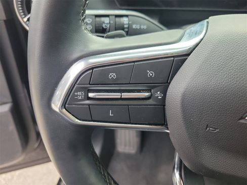 Used 2025 Chevrolet Equinox LT image 18