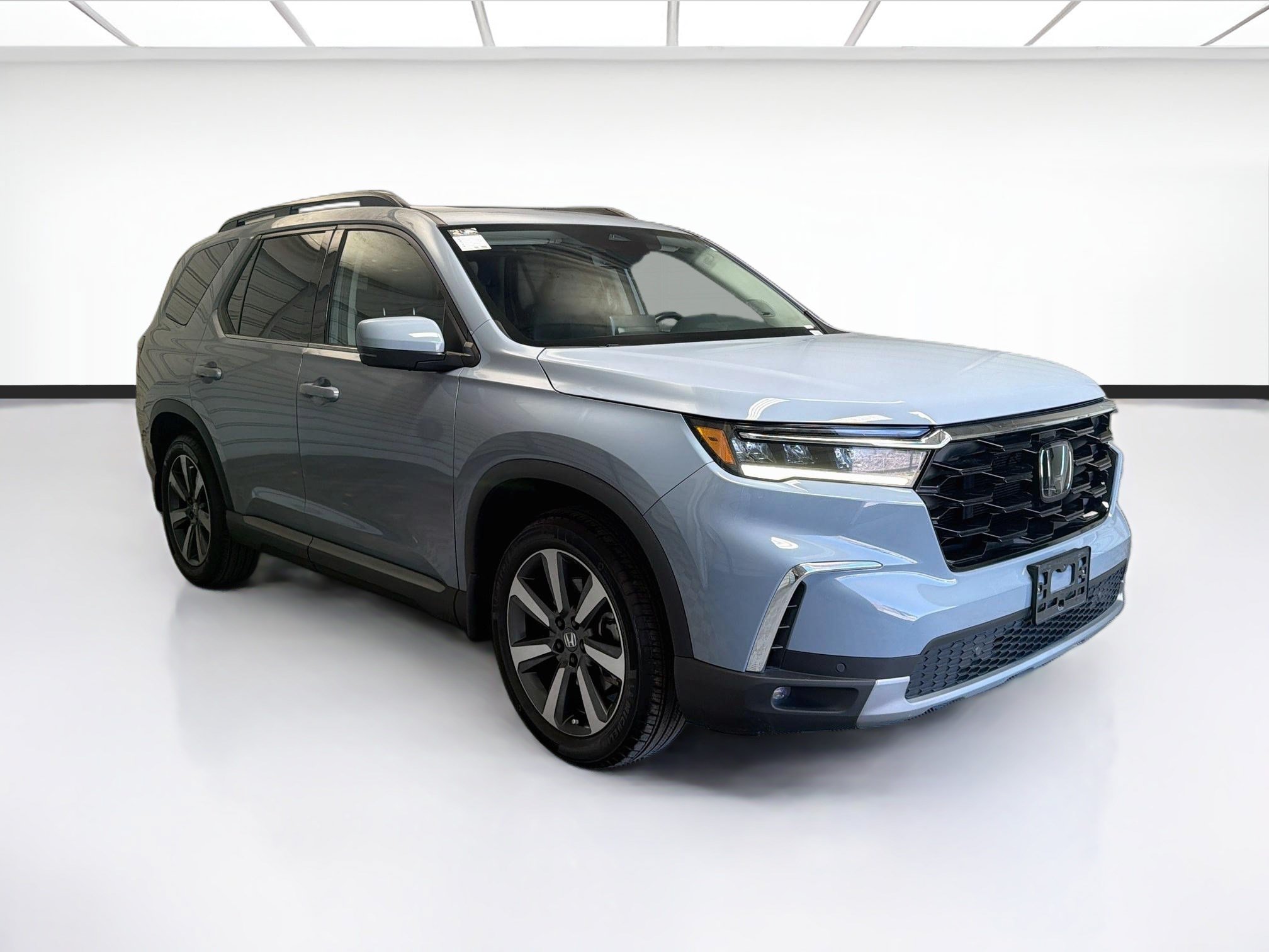 Used 2024 Honda Pilot Touring image 3