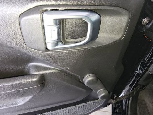 Used 2024 Jeep Wrangler Sport image 29