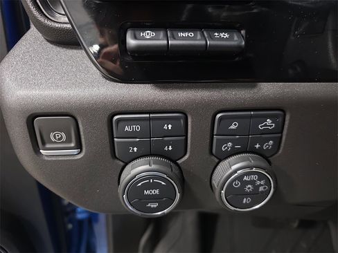 Certified 2022 Chevrolet Silverado 1500 ZR2 w/ Technology Package image 24