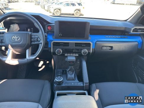 Certified 2025 Toyota Tacoma TRD Off-Road image 28