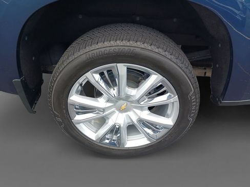 Used 2023 Chevrolet Silverado 1500 High Country w/ High Country Premium Package AWD/4WD image 8