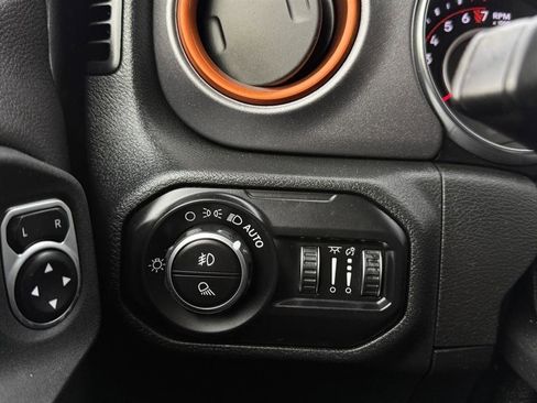Used 2020 Jeep Gladiator Mojave AWD/4WD image 46