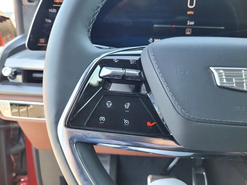 Certified 2026 Cadillac Vistiq Platinum AWD/4WD image 22