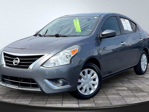 Used 2016 Nissan Versa SV w/ Fog Lights Package FWD image 13