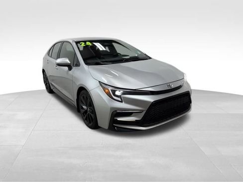 Used 2024 Toyota Corolla SE image 4