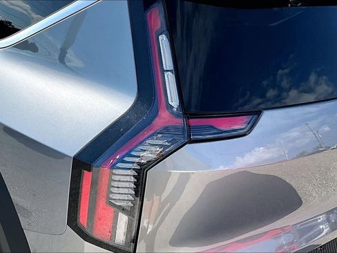 Used 2024 Kia EV9 Light Long Range image 23