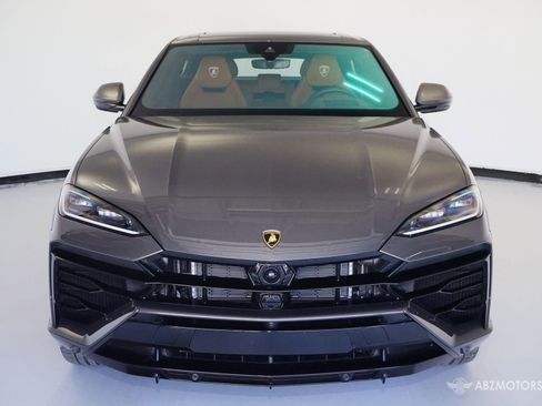 Used 2025 Lamborghini Urus SE image 3
