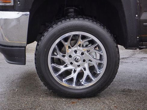 Used 2018 Chevrolet Silverado 1500 LT w/ All Star Edition image 10