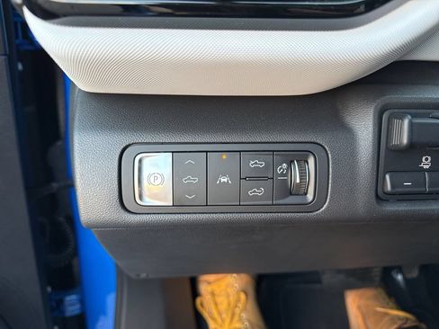 Used 2025 Chevrolet Silverado EV RST AWD/4WD image 24