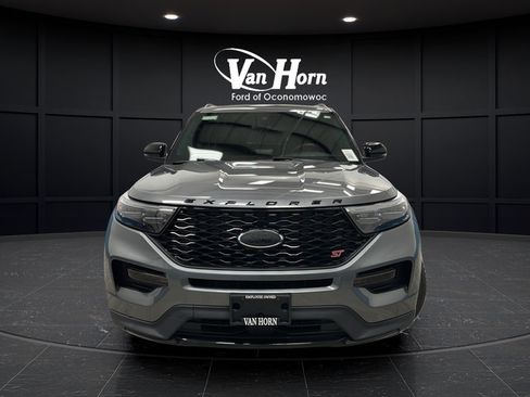 Used 2024 Ford Explorer ST w/ Equipment Group 401A AWD/4WD image 2