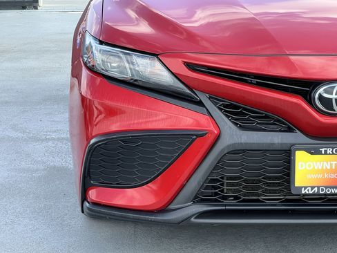 Used 2022 Toyota Camry SE w/ Carpet Mat Package (TMS) image 13