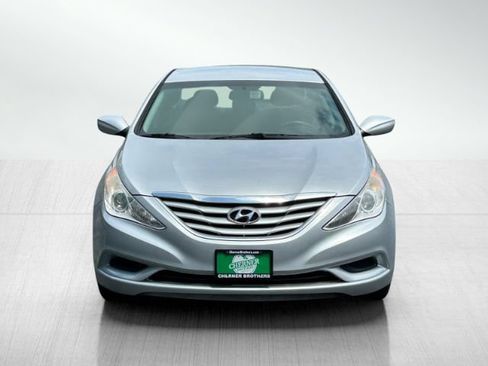 Used 2012 Hyundai Sonata GLS FWD image 2