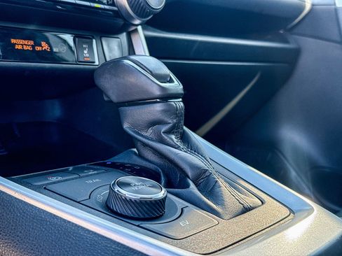 Used 2022 Toyota RAV4 SE image 25