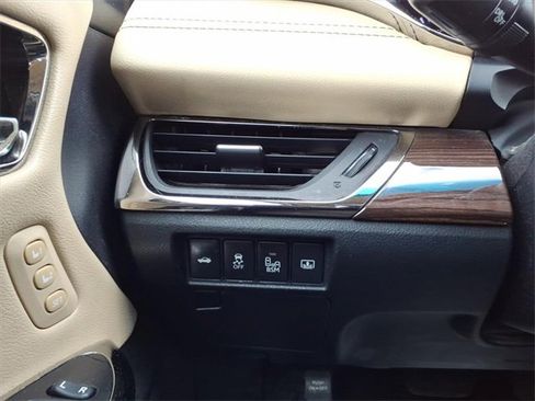 Used 2013 Toyota Avalon Limited image 16