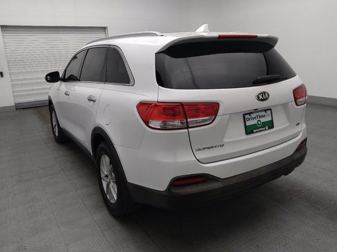 Used 2018 Kia Sorento FWD image 5