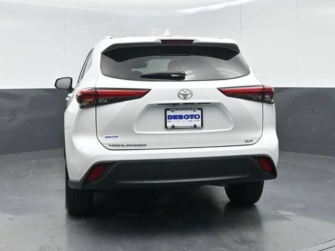 Used 2023 Toyota Highlander XLE FWD image 7
