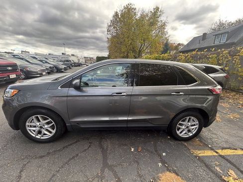 Used 2023 Ford Edge SEL image 4