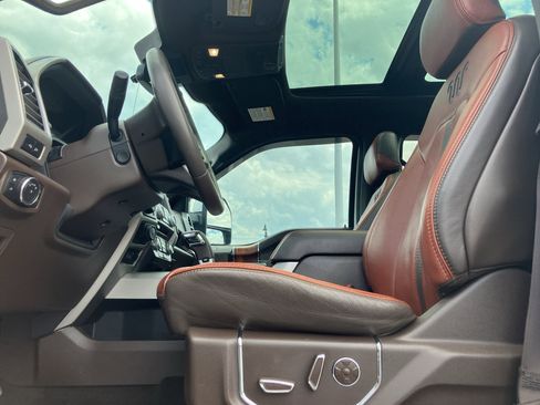 Used 2018 Ford F150 King Ranch w/ Equipment Group 601A Luxury AWD/4WD image 32