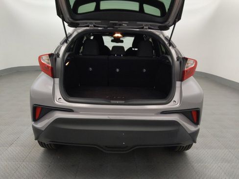 Used 2019 Toyota C-HR LE image 29