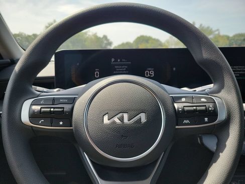 New 2026 Kia K5 LXS FWD image 10