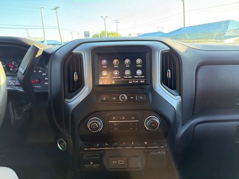 Used 2024 Chevrolet Silverado 2500 Custom w/ Custom Value Package image 21