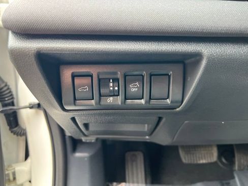 Used 2023 Subaru Outback Premium AWD/4WD image 6